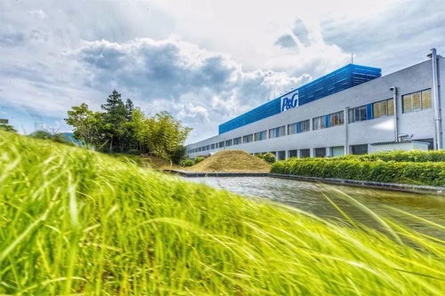 臉大松弛，不只是肥肉作祟——老化與生活習慣的雙重夾擊